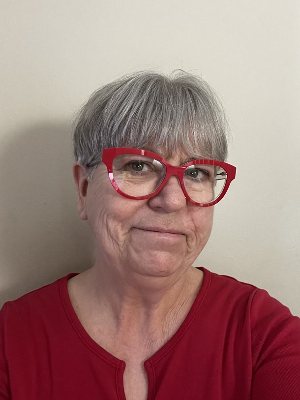Lynne Oliver Headshot.JPG